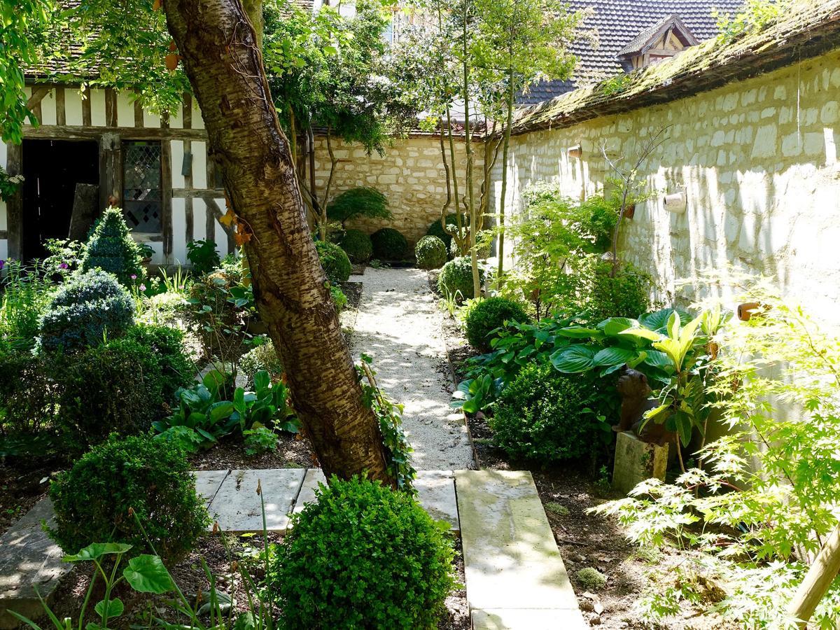 Le Jardin De La Cathedrale Bed & Breakfast Troyes Exterior foto