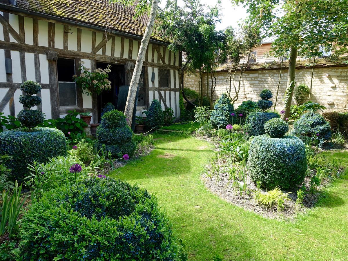 Le Jardin De La Cathedrale Bed & Breakfast Troyes Exterior foto